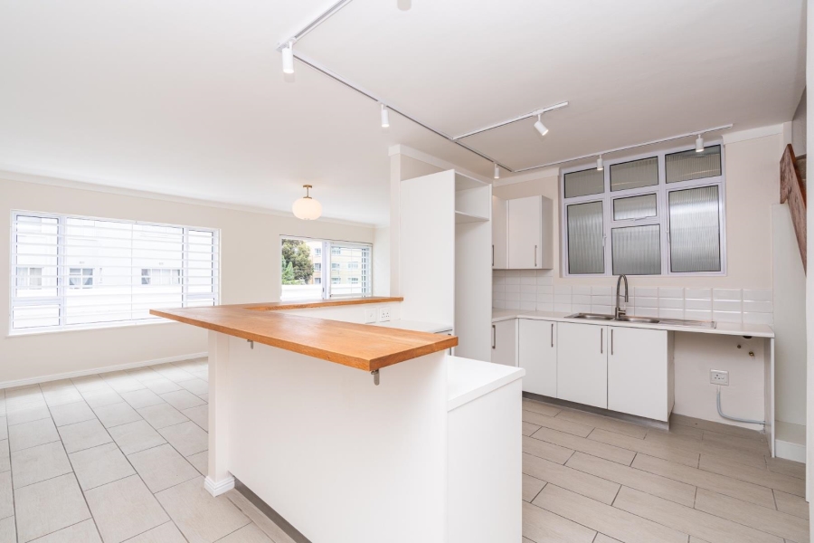 2 Bedroom Property for Sale in Sea Point Western Cape